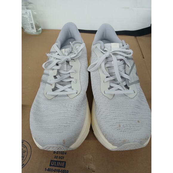 USED New Balance Women's FuelCell Propel V4 Running Shoe,Grey /Cloud, 9 Wide - Picture 2 of 7